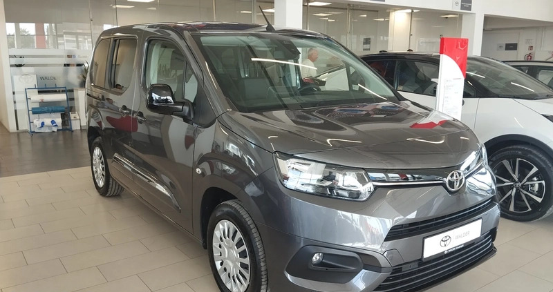 Toyota Proace City Verso cena 129900 przebieg: 4, rok produkcji 2024 z Debrzno małe 29